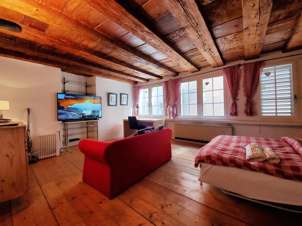 Swiss Chalet Style Zurich Extérieur photo